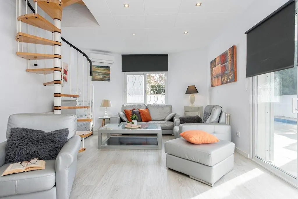 Empurialola - Casa Todo Confort, Con Piscina, Cerca De La Playa Y Centro - 131 Эмпуриабрава 0*,  Испания